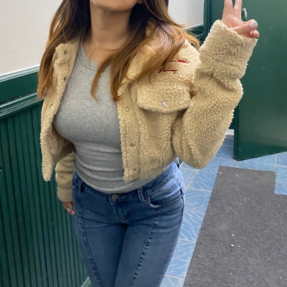 Cropped Prettylittlething Beige Jacket - image 1